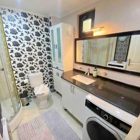 Apartment A House With An Amazing View In Oeluedeniz *