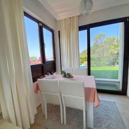 Apartamento A House With An Amazing View In Oeluedeniz Fethiye